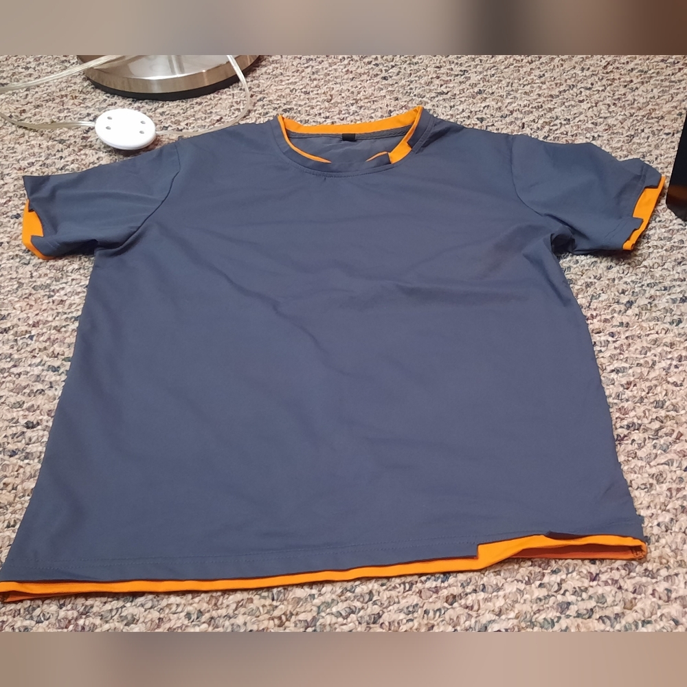 Dk Green and orange tee